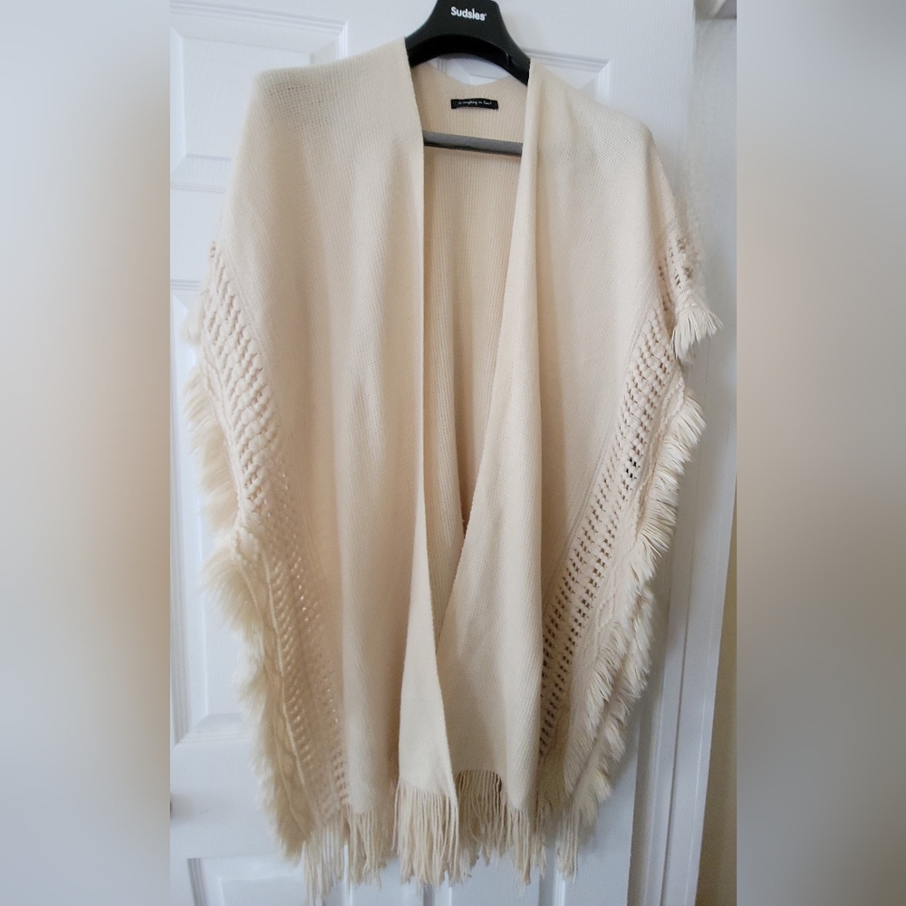 Do Everything In Love Womens OS Cream Shawl Open Knit Edge Tassel Trim Poncho